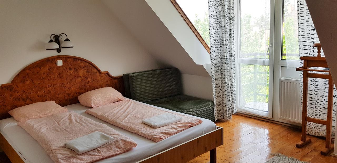 Hotel Paar Szieszta Győr Exteriör bild