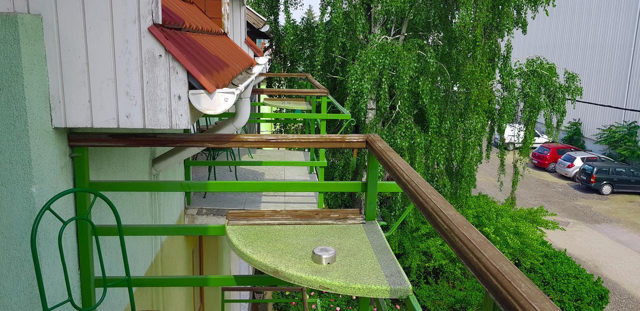 Hotel Paar Szieszta Győr Exteriör bild